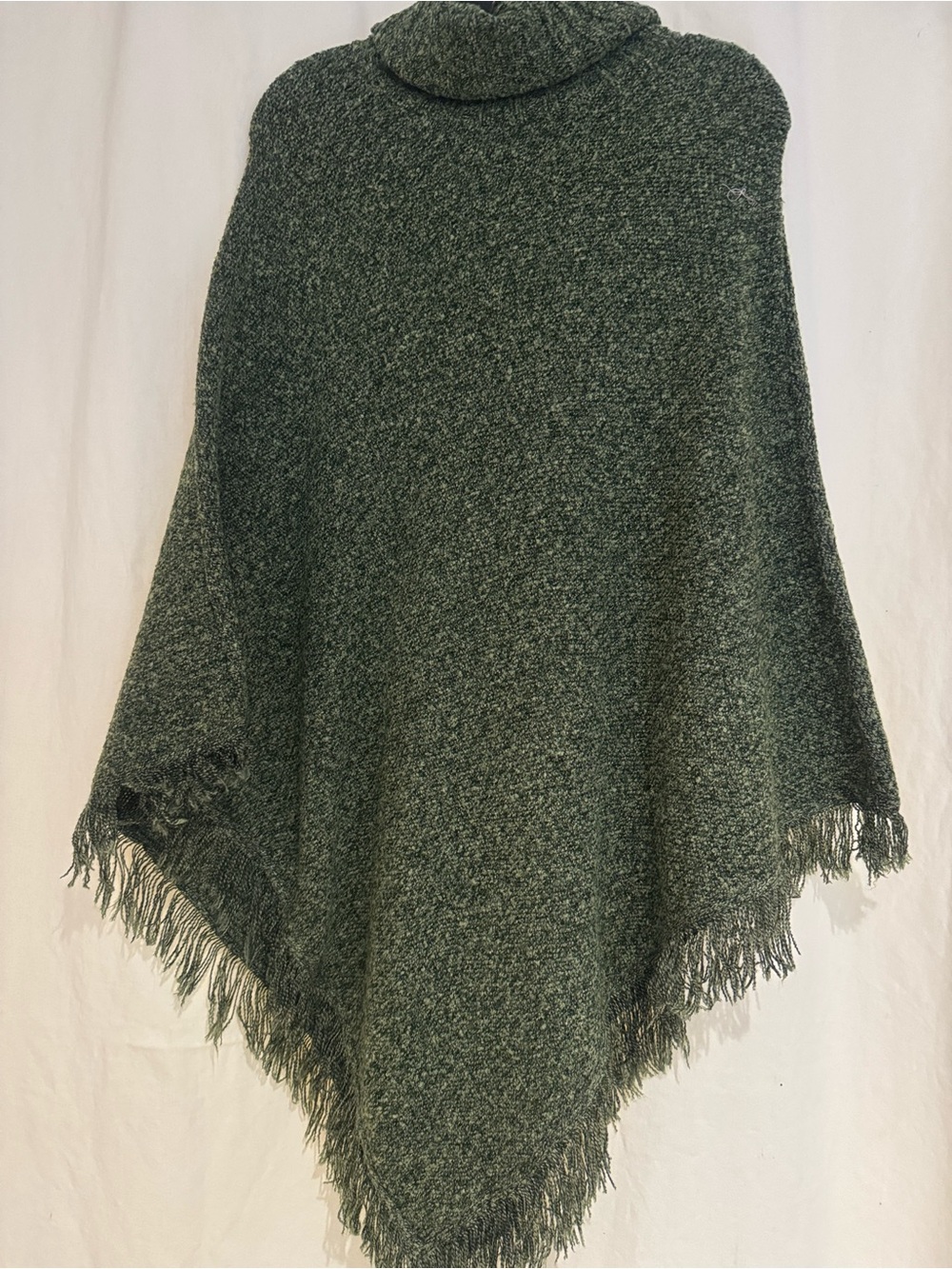 VINTAGE JONES NEW YORK SPORT Turtleneck Fringe Poncho Sweater - Olive Green